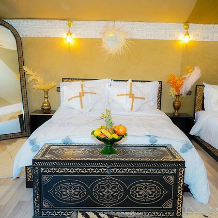 Young Luxury Camp Merzouga Exterior photo