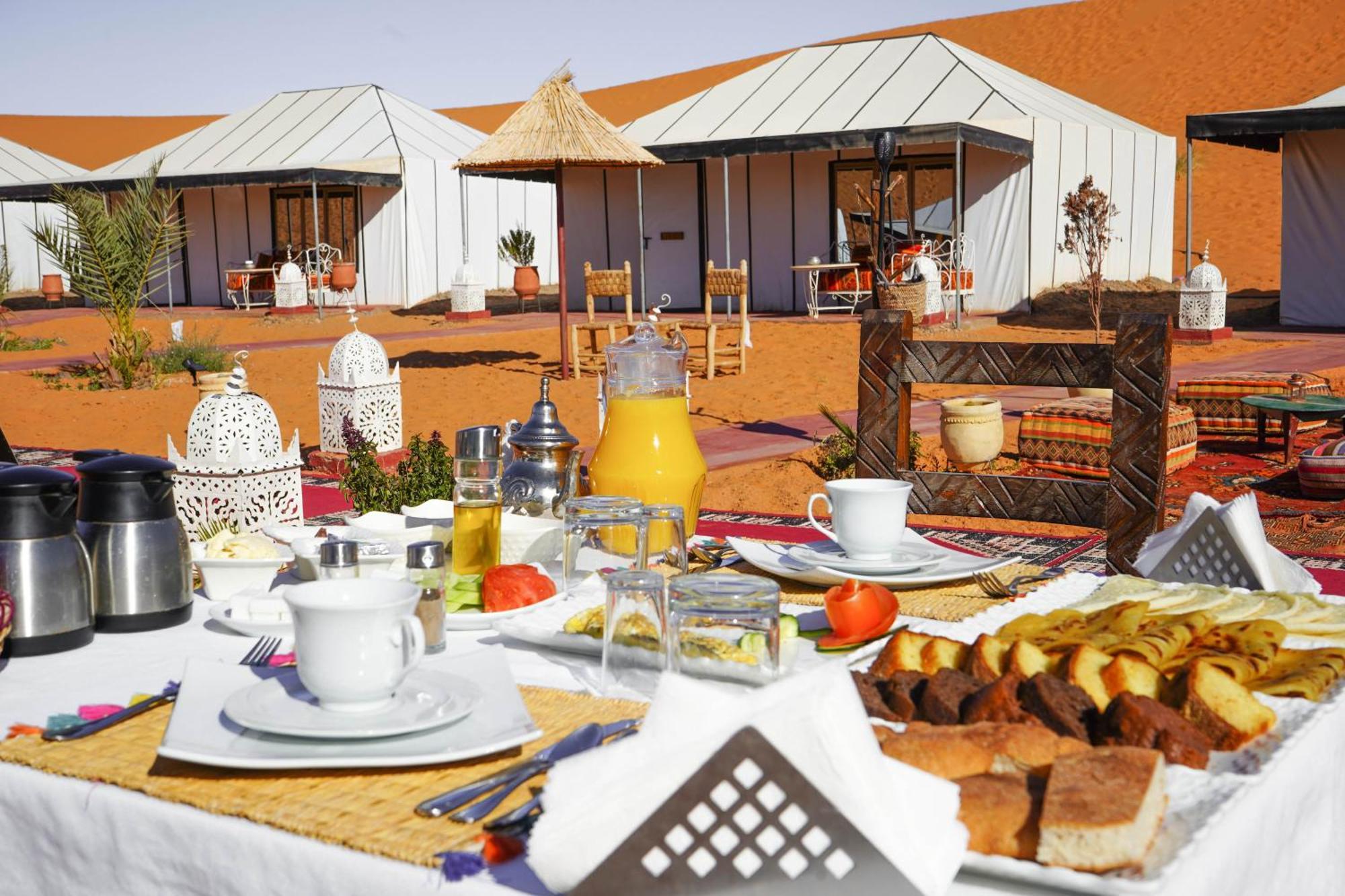 Young Luxury Camp Merzouga Exterior photo